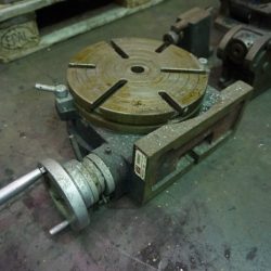 Dividing head vs rotary table